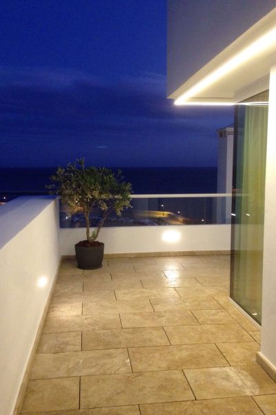 Vista terraza, detalle iluminación, Ático -Estepona, Costa del Sol